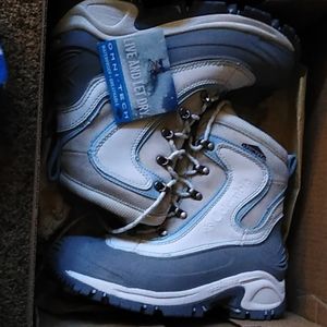 Columbia snow boots